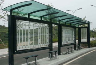 城市之窗 從公交候車亭圖片看道路旅客運(yùn)輸?shù)默F(xiàn)代美學(xué)與實(shí)用設(shè)計(jì)